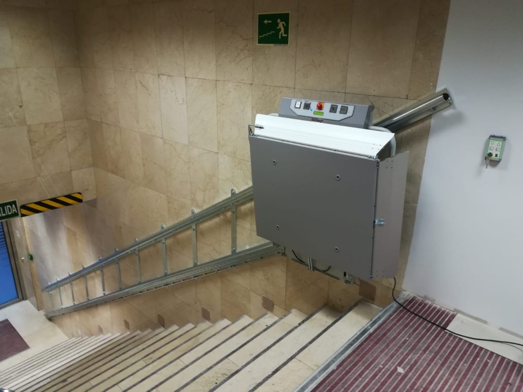 Mantenimiento de sillas salva escaleras de particulares en Sagunto y Torrent Mantenimiento de sillas salva escaleras de particulares en Sagunto y Torrent